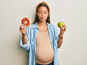 Suplementacja przed i w trakcie ciąży jako sposób na zmniejszenie ryzyka otyłości u dzieci